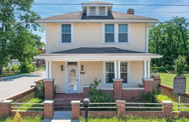 Ideal for Medical Professionals & Students – Spacious 5BR Near Downtown