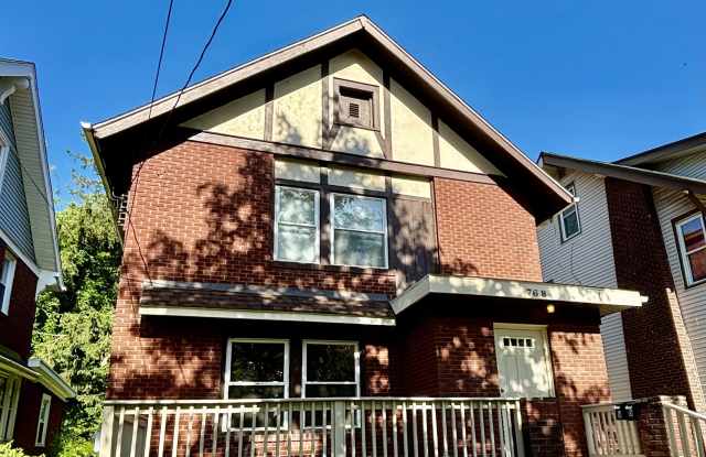 768 Chalker Street - 1downstairs apt