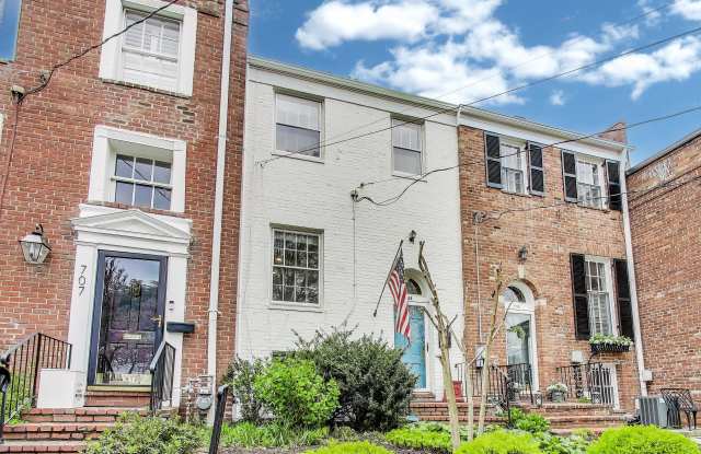 705 South Pitt Street