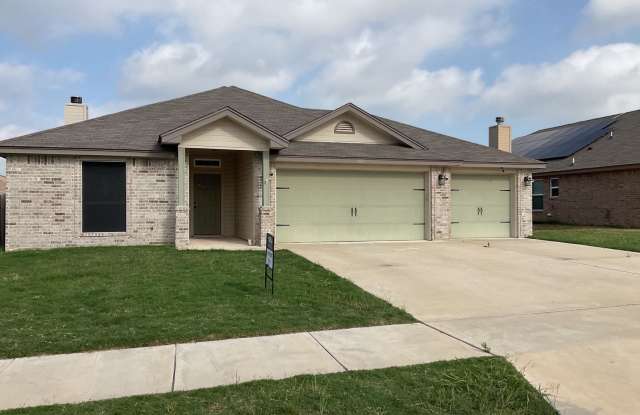 NEW IN MANAGEMENT - AVAILABLE NOW! - 6811 Keechi Valley Drive, Killeen, TX 76549