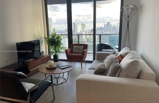 Photo of 121 NE 34th St