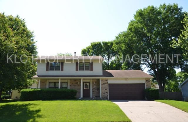 1061 Maplenol Drive - 1061 Maplenol Drive, West Des Moines, IA 50266