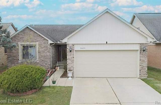 36451 HARNESS CIRCLE - 36451 Harness Circle Court, Macomb County, MI 48035