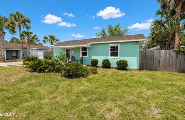 1105 10TH Street N
