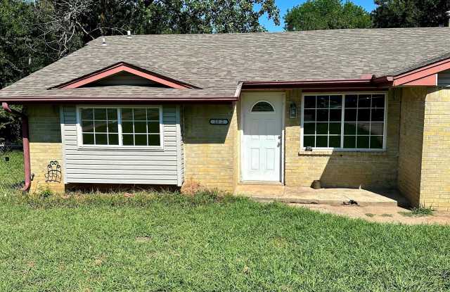 Photo of 2312 N Tucker Ave