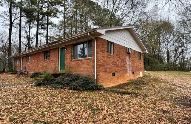 2/1 outside city limits of Shelby, NC