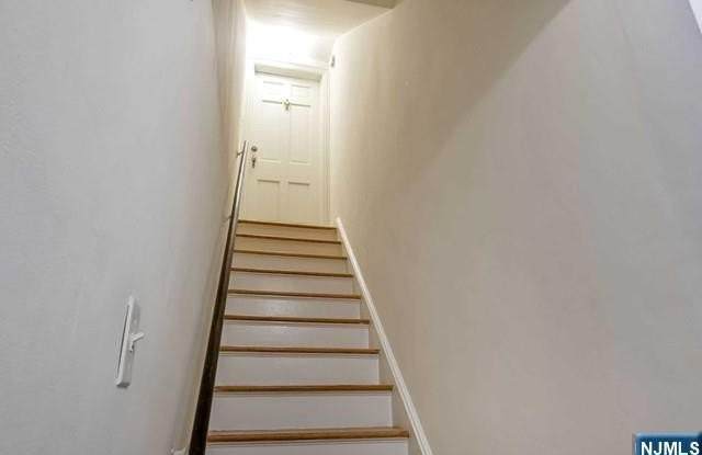 524 N Monroe Street 2