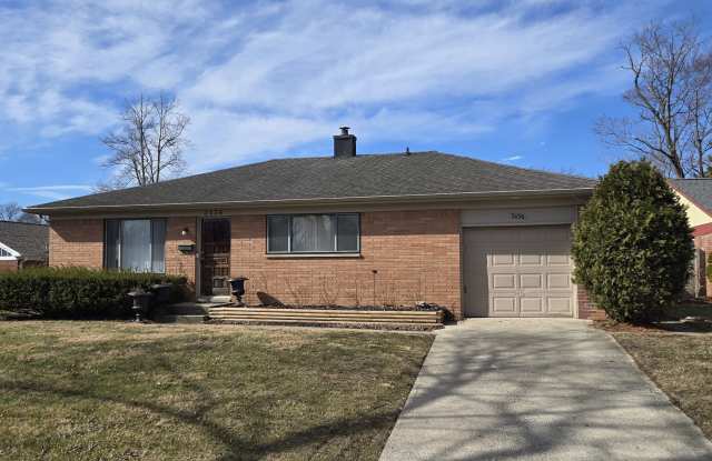 3436 N Sadlier Drive