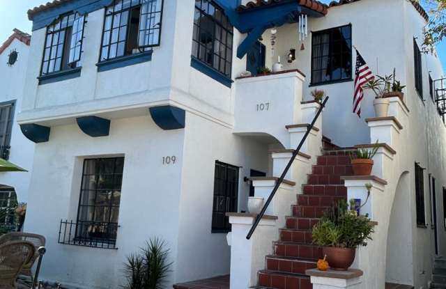 Photo of Charming 2bd/1ba Lower Unit Near Beach and Second Street!