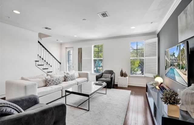 381 E Cannery Row Cir