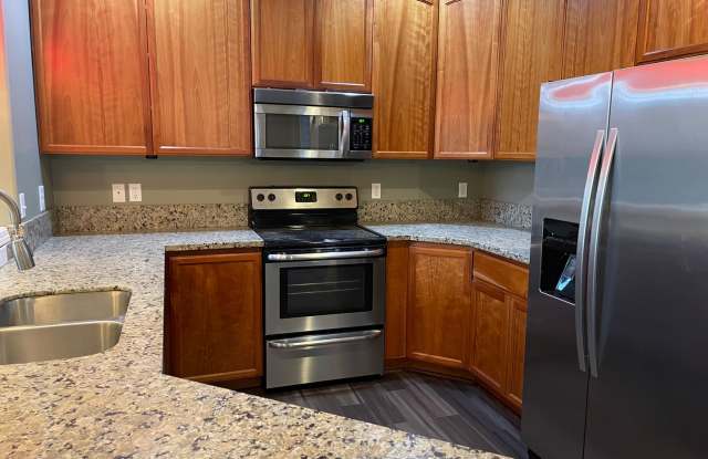 Custom Townhome in Camas School District! Stainless Steel Appliances and A/C!