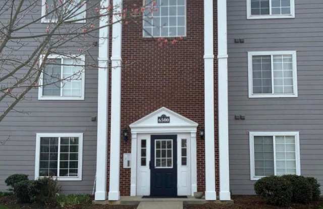 Spacious 2BR Condo with Flex Space & Private Balcony in Crestwood’s Madison Park