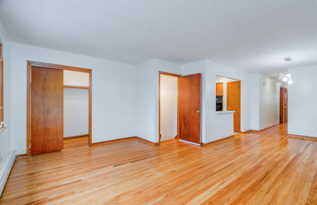 180 W 3RD ST