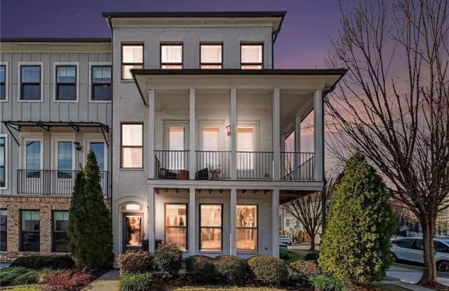 2054 Rockledge Road NE