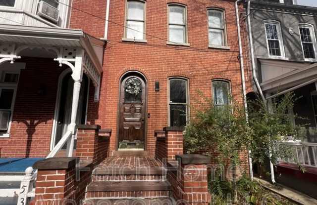 Photo of 533 West Walnut Street