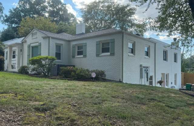 Photo of ** 50% off the first full month’s rent ** Recently renovated 2-bedroom Duplex in LoSo!