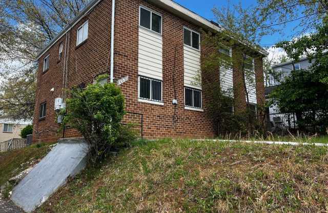 Photo of 4930 EADS Place NE