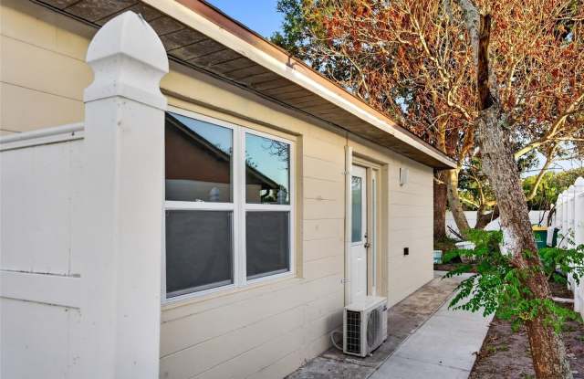 536 ROYAL PALM DRIVE