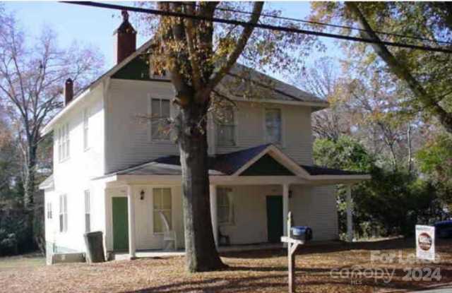 476 Spring Street SW