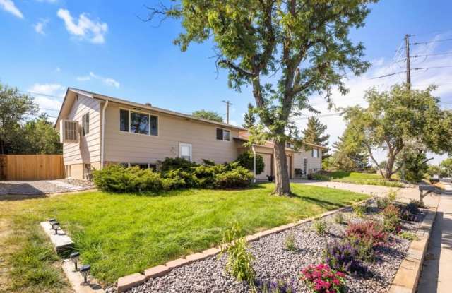 Photo of 415 S Kipling St