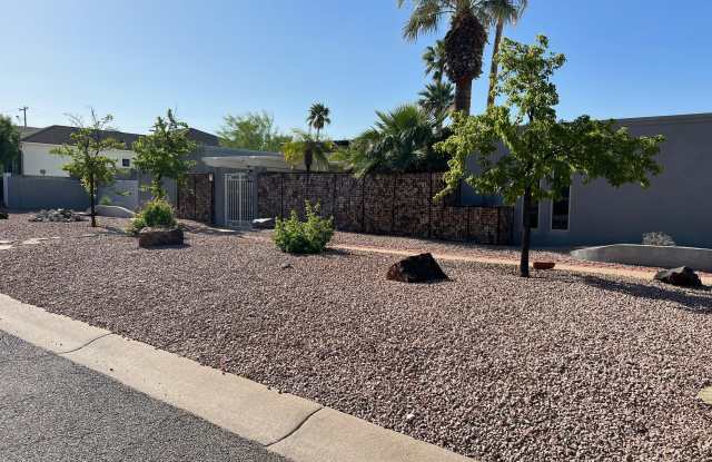 1735 E AURELIUS Avenue