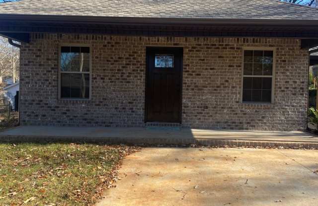 3 bed 2 Bath Home - Florence, AL