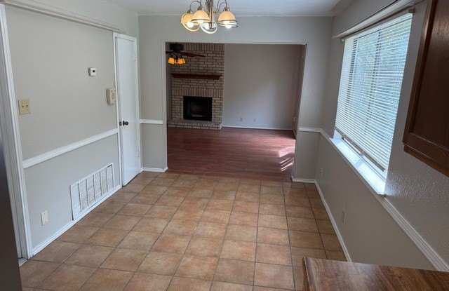 9570 GLADEVIEW