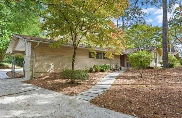 705 Edgewater Trail NW