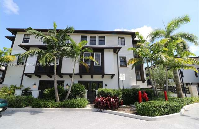 7504 SW 100th St