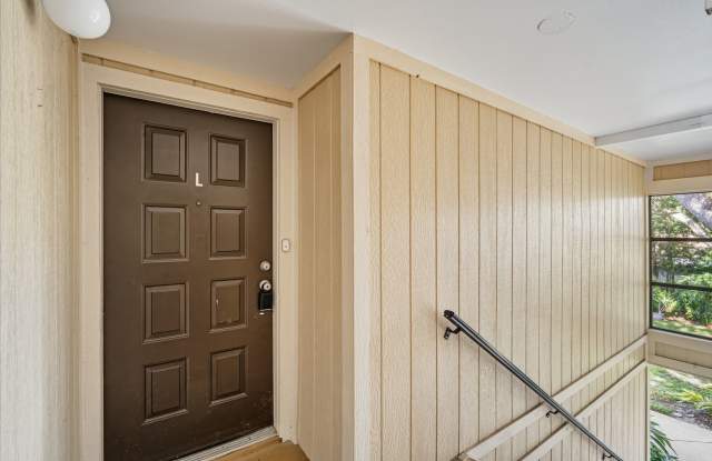 Affordable 2/2 Temple Terrace Condo