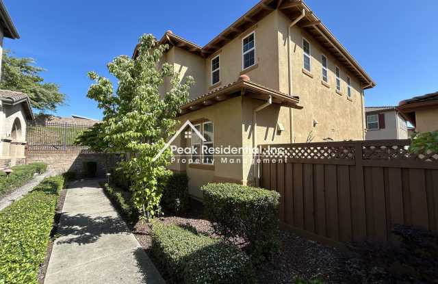 Beautiful 4bd/2.5ba Folsom Home with 2 Car Garage!