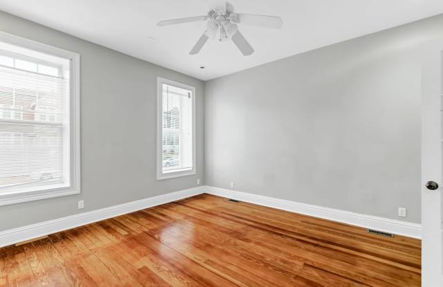 Huge Renovated 1 Bedroom SFD in South Tower Grove
