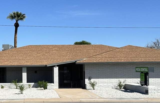 Photo of 600 E UNIVERSITY Drive