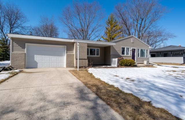 4443 N 107th St - 4443 North 107th Street, Wauwatosa, WI 53225