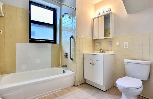 Photo of 136 Saint Pauls Pl