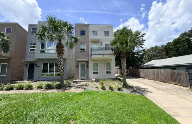 Midtown Luxury Living! Walk to Restaurants, Coffee, Shops & More