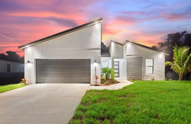 Deposit-Free! Modern, energy efficient home with ALL of the upgrades! North Port, FL