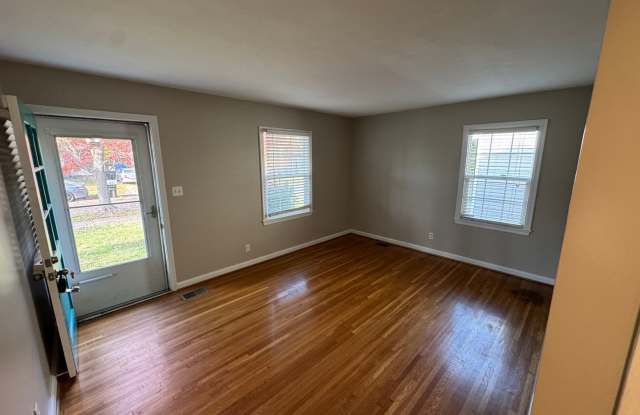 Cute 2 Bedroom Home Near UofL