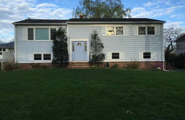 1169 Lincoln Court