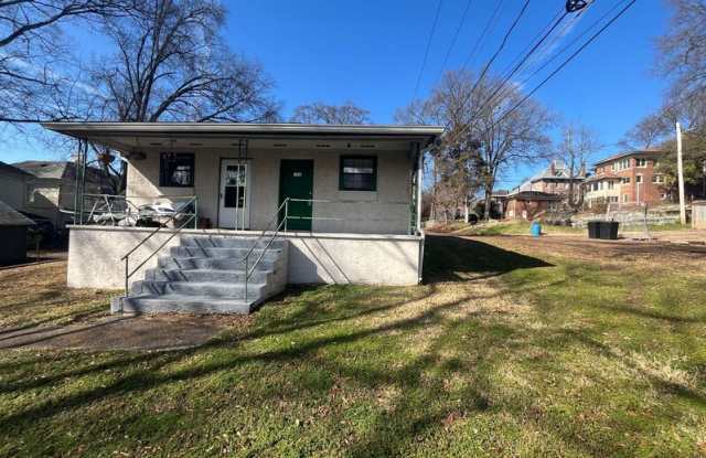 835 Clark St