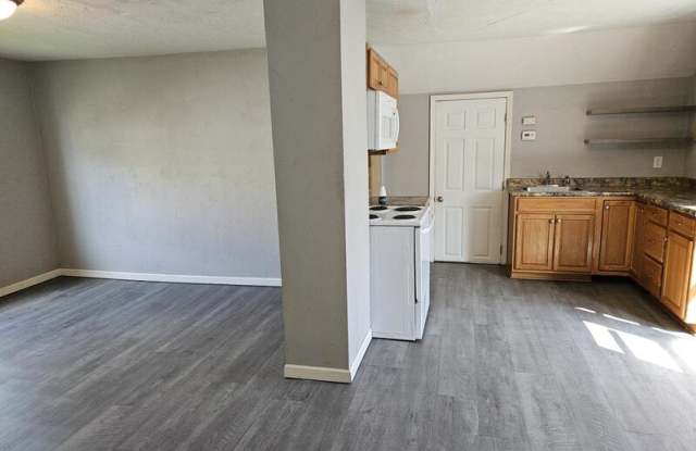 118 West 12th Avenue - Upper