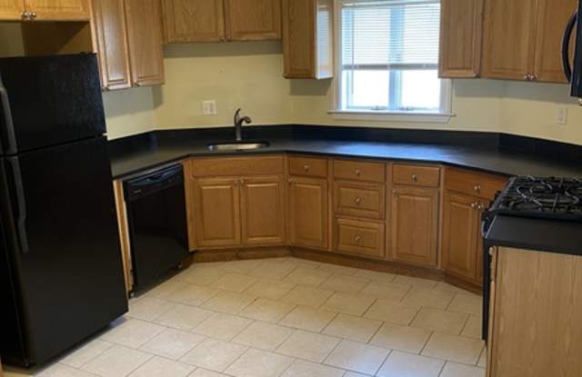 573 Washington Street Unit 2 - D