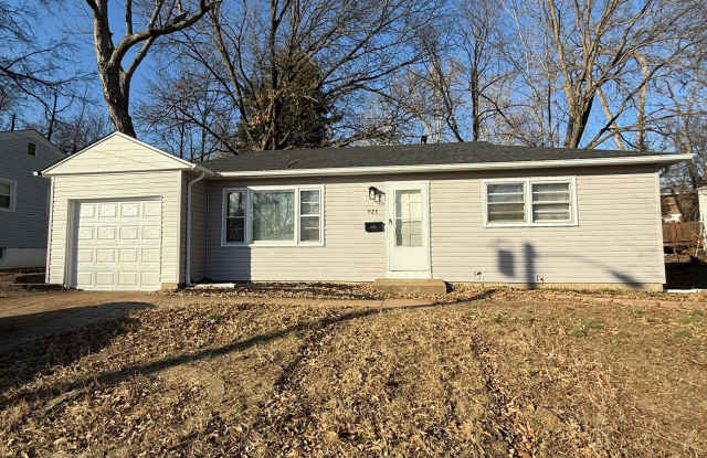 Photo of 923 Highmont Dr