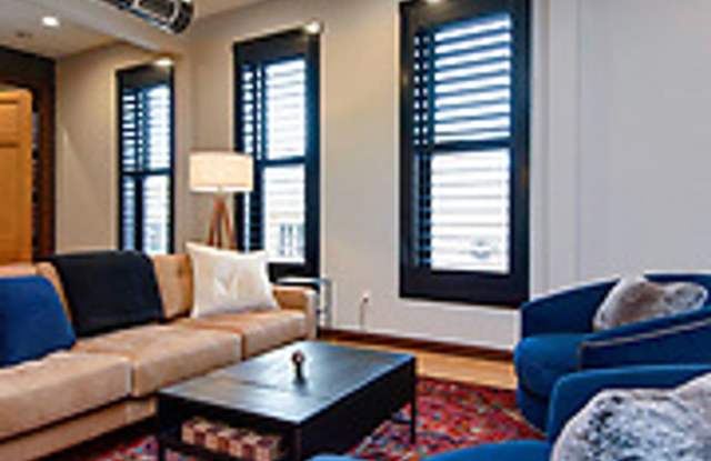 Luxury Furnished 2 Bedroom 2 Bathroom Loft on Walnut!