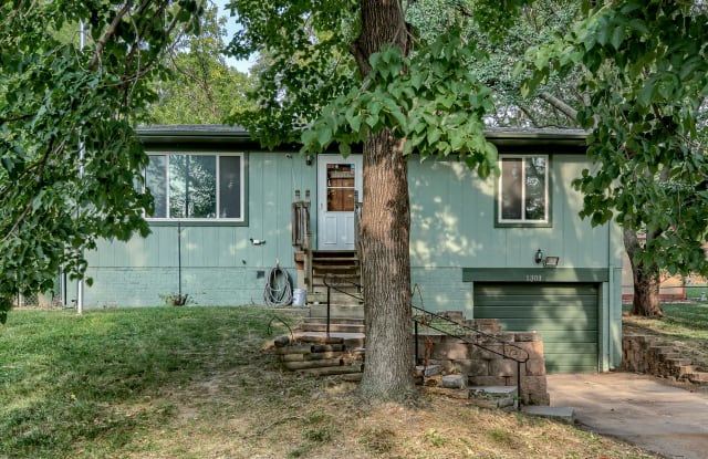 1301 Bryan Avenue - 1301 Bryan Avenue, Bellevue, NE 68005