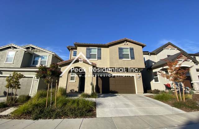 Newer 4bd/2.5ba Folsom Home with 2 Car Garage - 4260 Emerald Gate Lane, Sacramento County, CA 95630