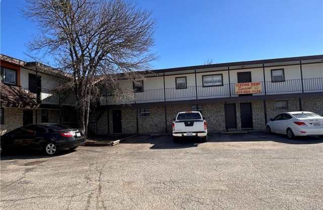 Photo of 1706 N Interstate 35 unit: 6