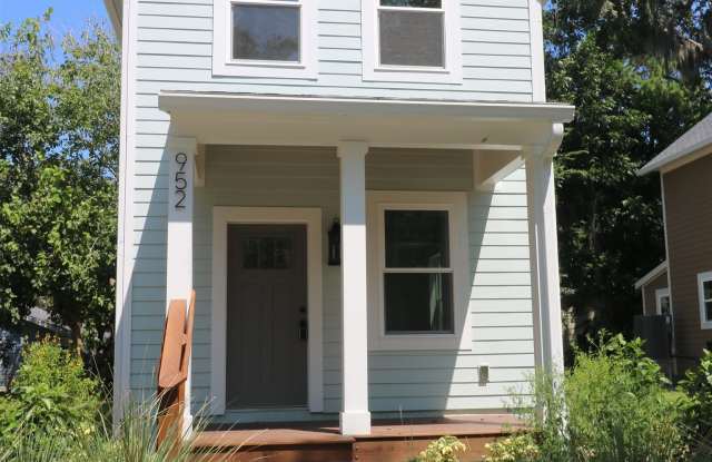 952 Alexander Street