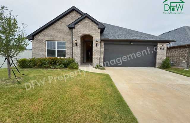 Photo of Modern 3-Bedroom Home with Open Layout  Large Backyard in Anna, TX