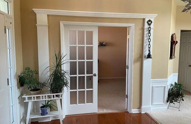 Room in 7 Bedroom Home at Arbor Vista Dr